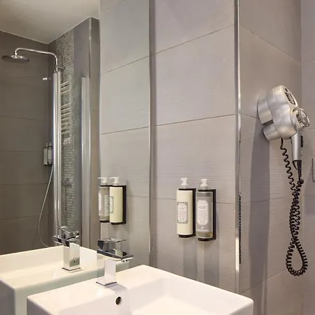 Timhotel Le Louvre Parigi