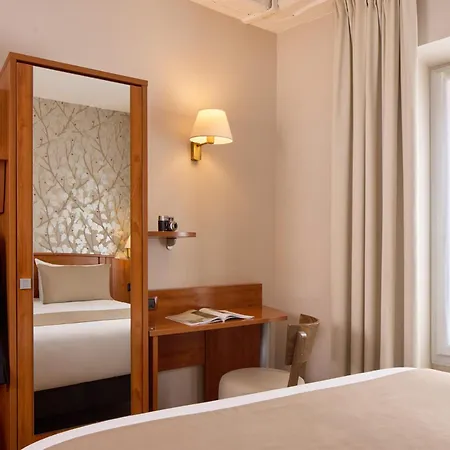 Timhotel Le Louvre 3* Parigi