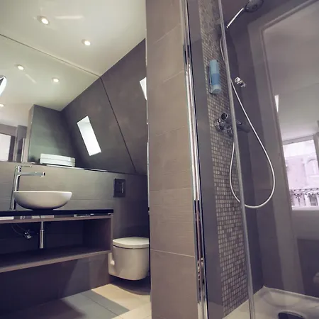 Timhotel Le Louvre Parigi