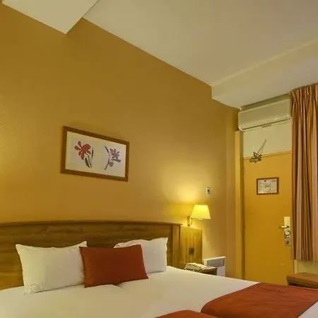 Timhotel Le Louvre Parigi